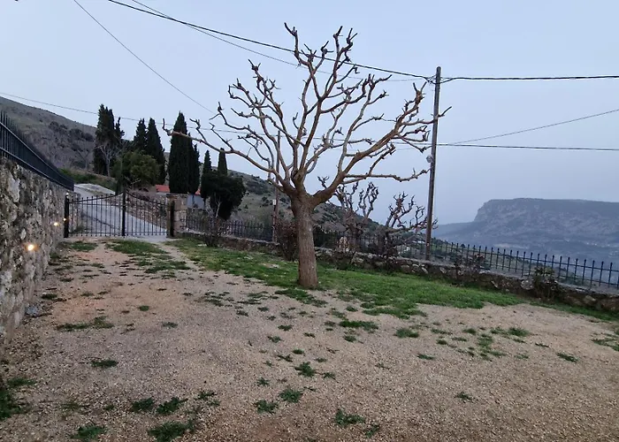 Vella_838 בית נופש Aigeira